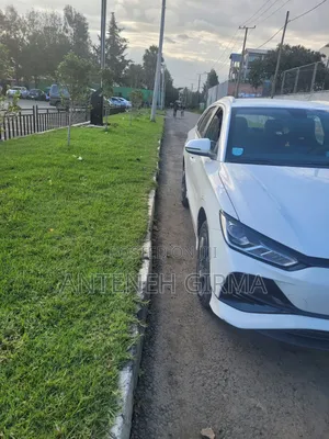 BYD E2 43 kWh 94 hp FWD 2024 White