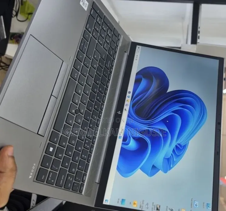 New Laptop HP ZBook 14 16GB Intel Core i7 SSD 512GB