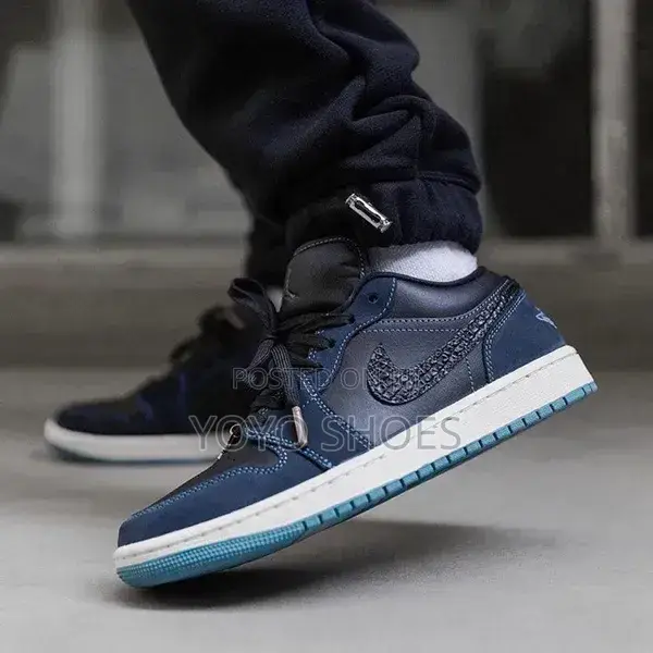 Nike WMNS Air Jordan 1 Low SE 'Black Dark Obsidian' Unisex Shoes