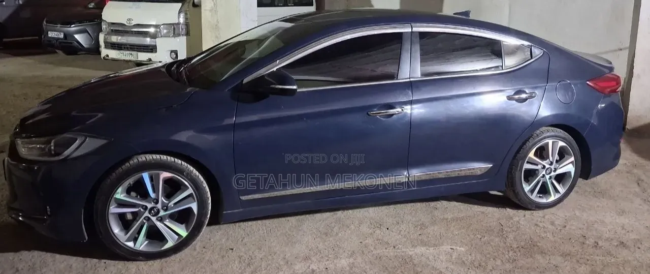 Hyundai Avante 2016 Blue