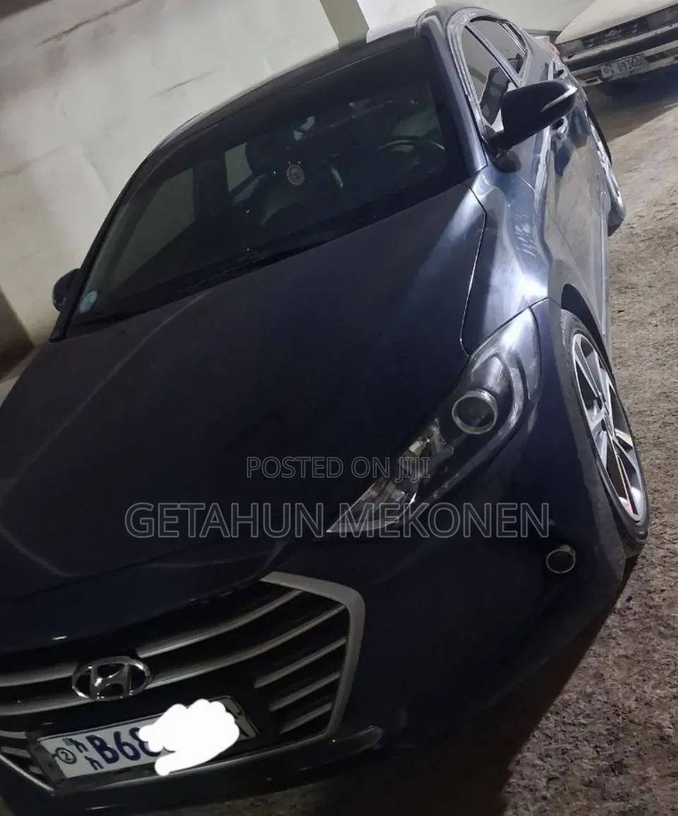 Hyundai Avante 2016 Blue