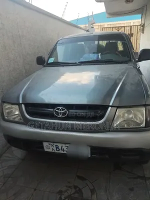 Toyota Hilux 2004 Green
