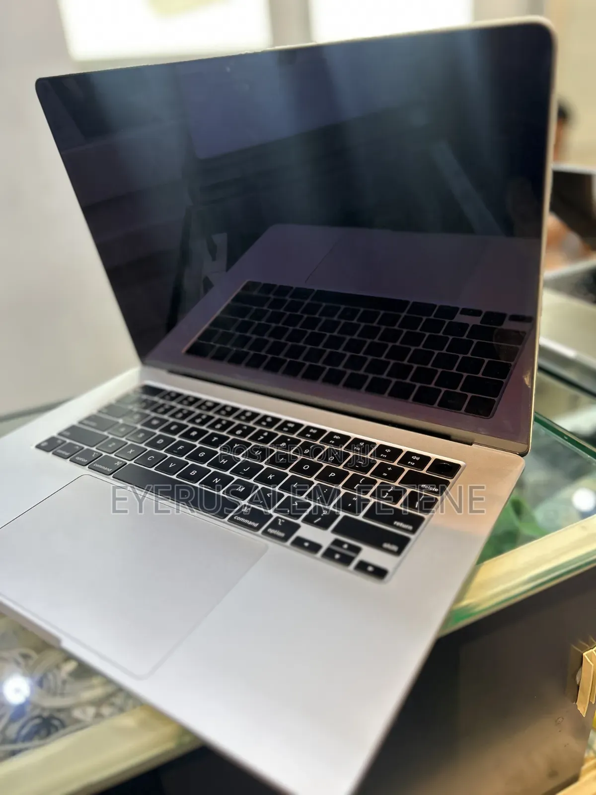 Laptop Apple MacBook Air 2024 M3 16GB Apple M3 SSD 512GB