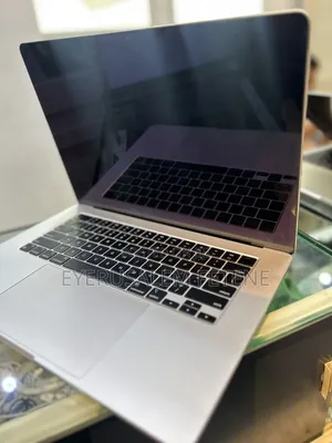 Laptop Apple MacBook Air 2024 M3 16GB Apple M3 SSD 512GB