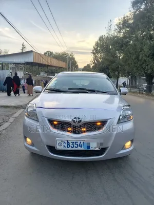 Toyota Belta 2010 Silver