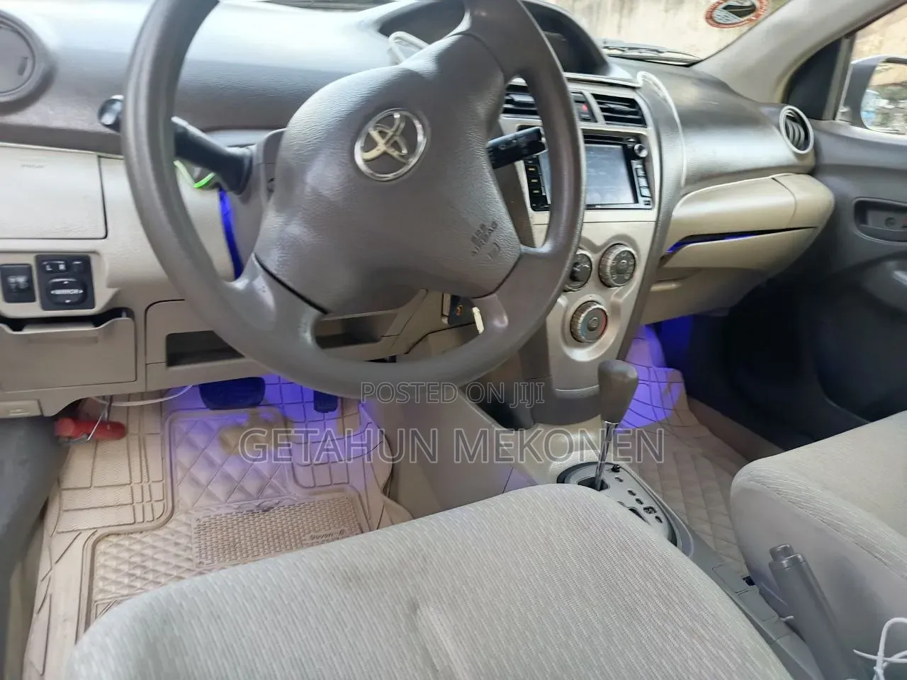 Toyota Belta 2010 Silver