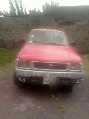 Toyota Hilux 2001 Red