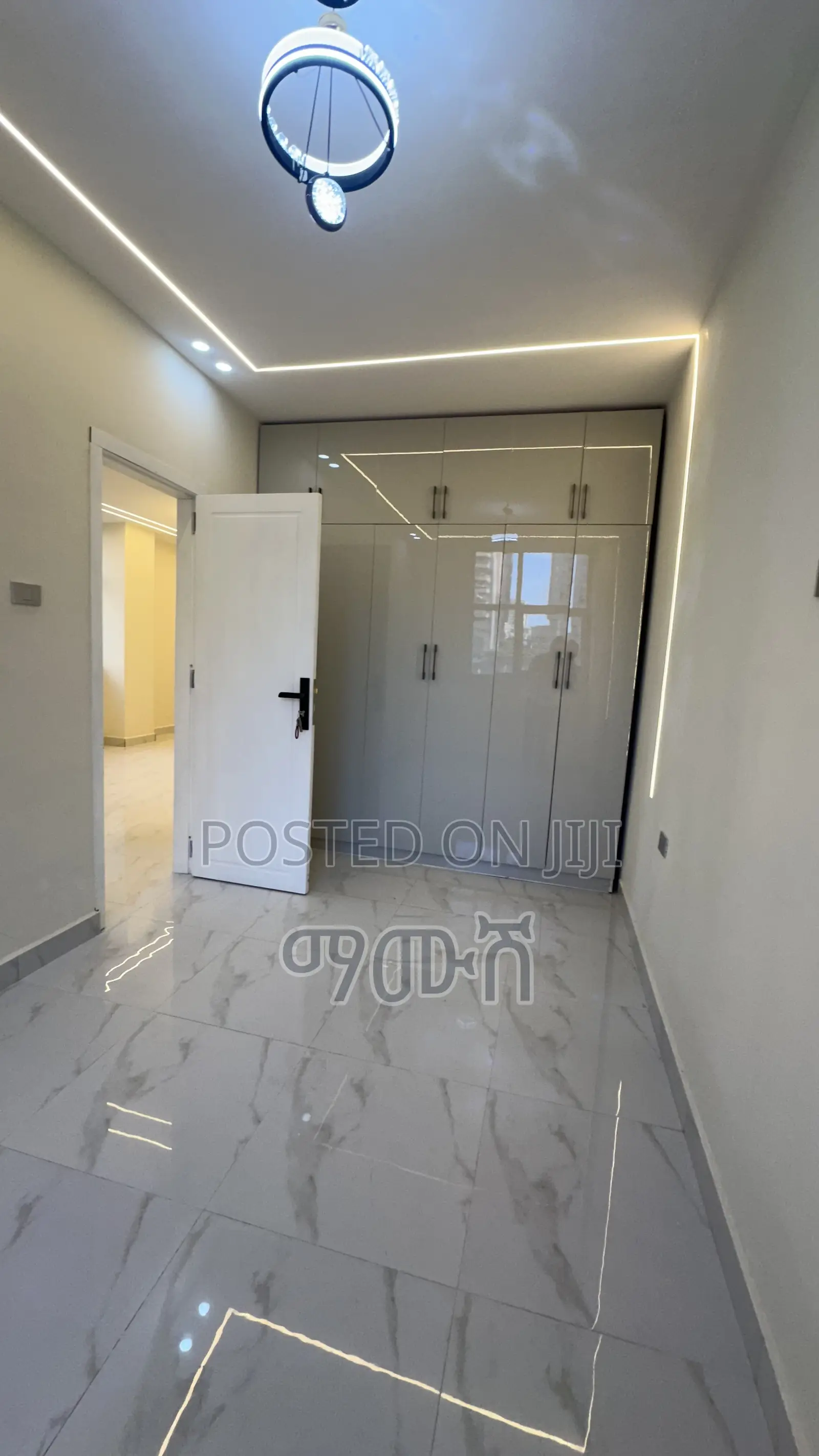 Furnished 3bdrm Condo in አያት 49 ማዞሪያ አካባቢ, Bole for sale