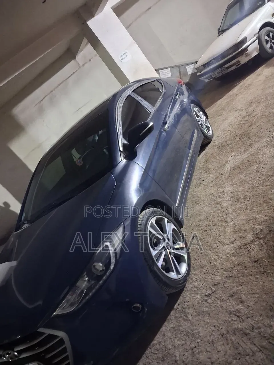 Hyundai Avante 2016 Blue