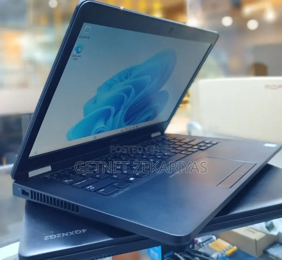 New Laptop Dell Latitude 14 E5470 4GB Intel Core i3 SSD 128GB