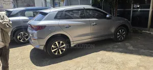 BYD E2 43 kWh 94 hp FWD 2024 Silver