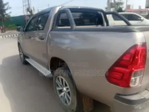 Toyota Hilux Revo Double Cab Deisel 2.8 AWD 2020 Gold