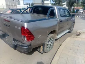 Toyota Hilux Revo Double Cab Deisel 2.8 AWD 2020 Gold