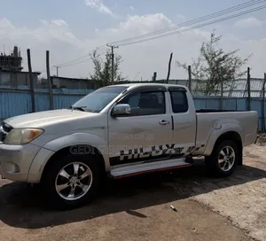 Toyota Hilux 2006 Silver
