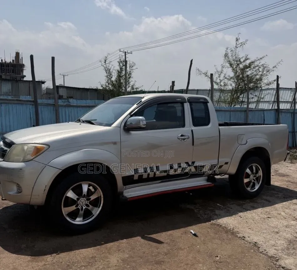 Toyota Hilux 2006 Silver