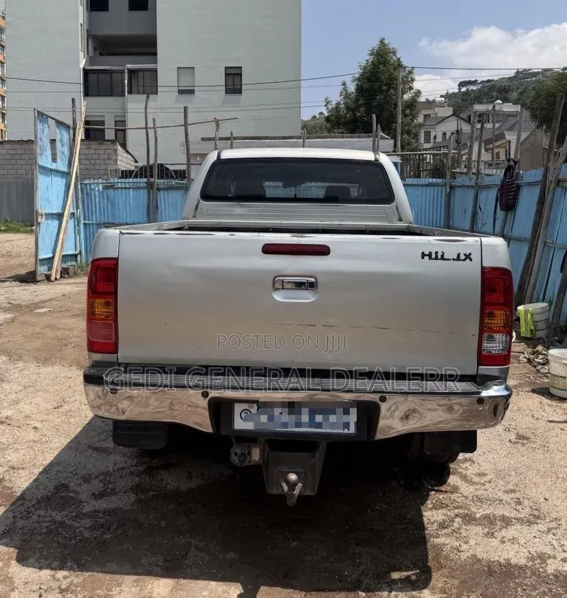 Toyota Hilux 2006 Silver