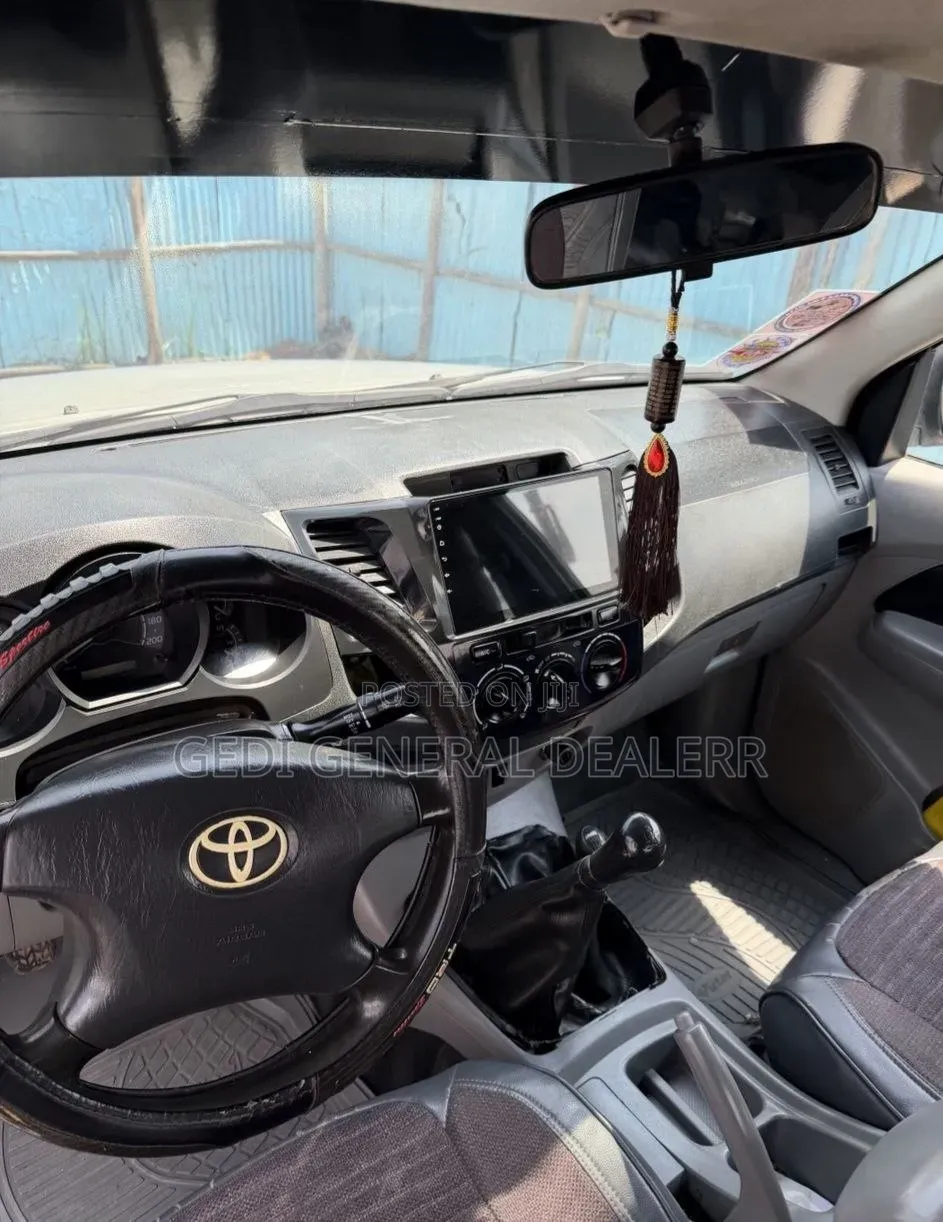 Toyota Hilux 2006 Silver