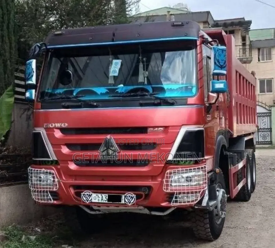 Sinotruk Howo 2025 Red