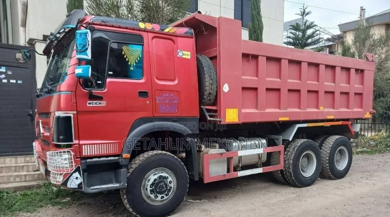 Sinotruk Howo 2025 Red