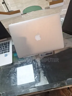 New Laptop Apple MacBook Pro 2015 16GB Intel Core i5 SSD 256GB