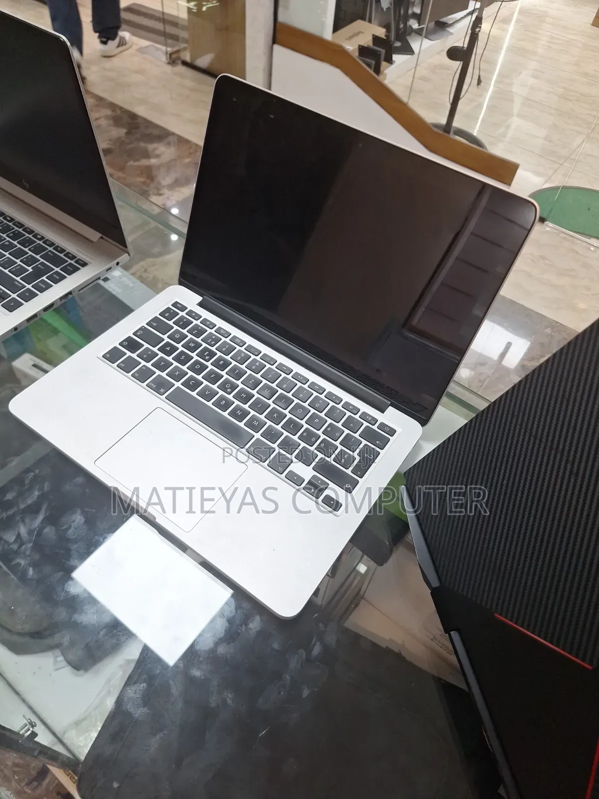 New Laptop Apple MacBook Pro 2015 16GB Intel Core i5 SSD 256GB