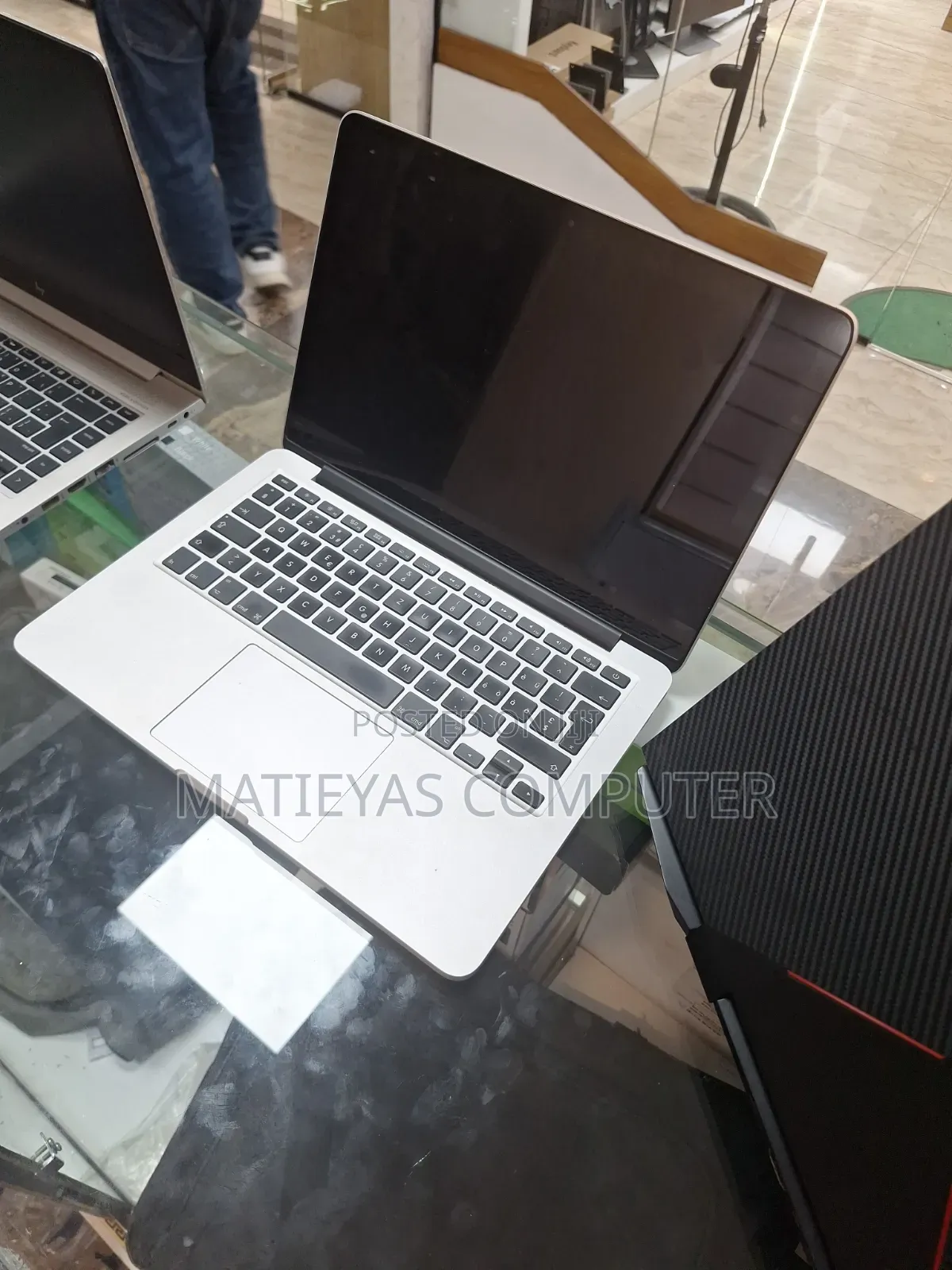 New Laptop Apple MacBook Pro 2015 16GB Intel Core i5 SSD 256GB