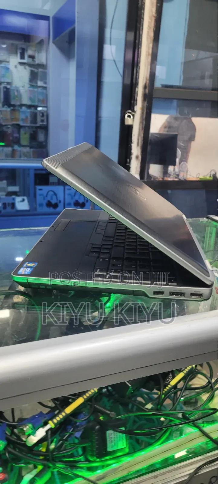Laptop Dell Latitude E4200 4GB Intel Core i5 HDD 500GB