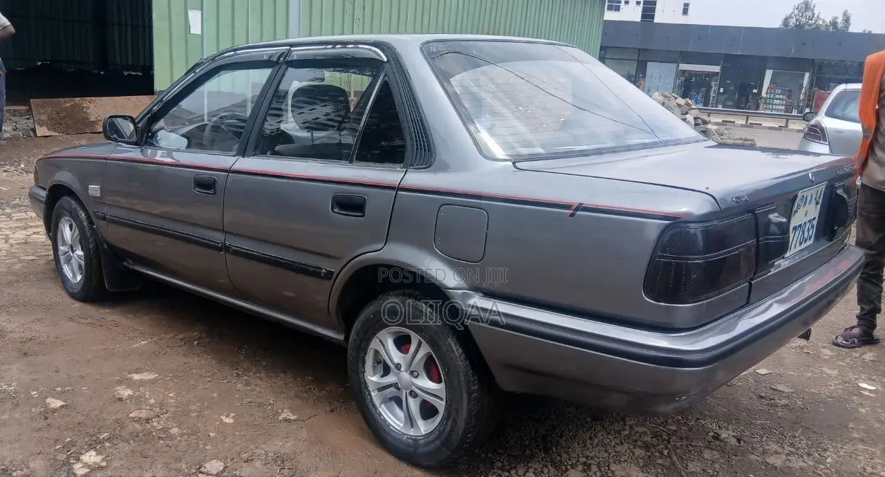 Toyota Corolla Sedan 1990 Gray