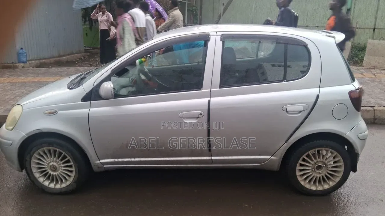 Toyota Vitz 1.0 FWD 5dr 2002 Silver