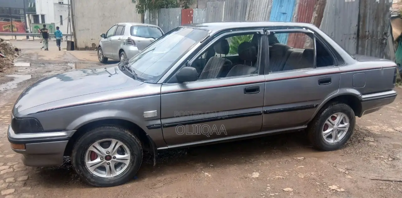 Toyota Corolla Sedan 1990 Gray