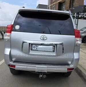 Toyota Land Cruiser 2012