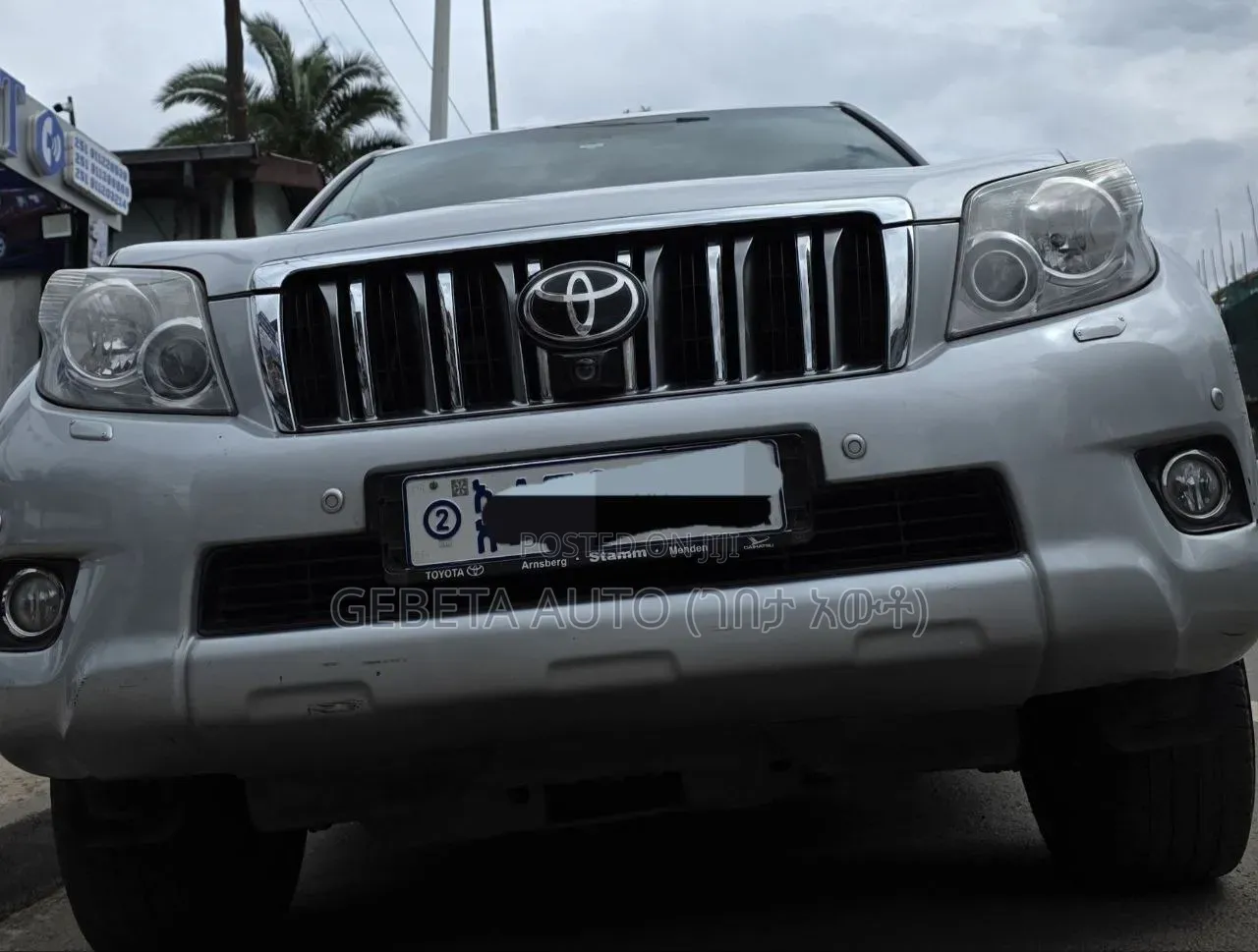 Toyota Land Cruiser 2012