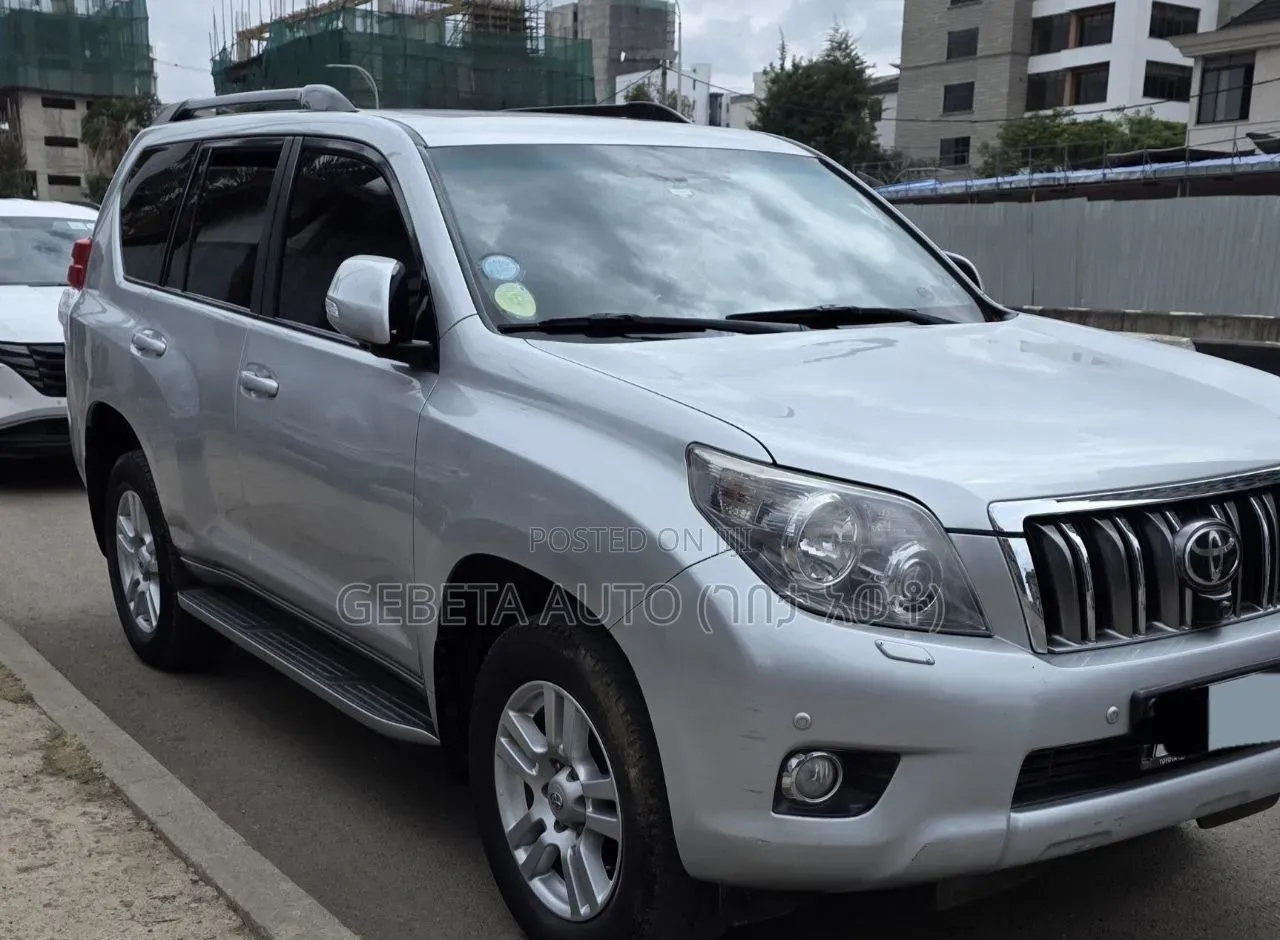 Toyota Land Cruiser 2012