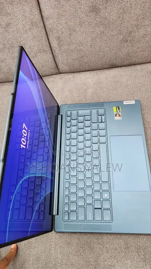 New Laptop Lenovo Yoga 700 32GB AMD Ryzen 7 SSD 512GB