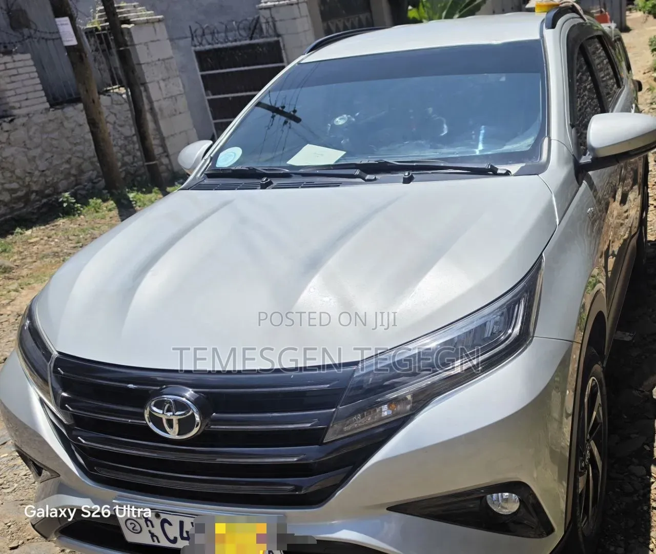Toyota Rush 2023 Silver