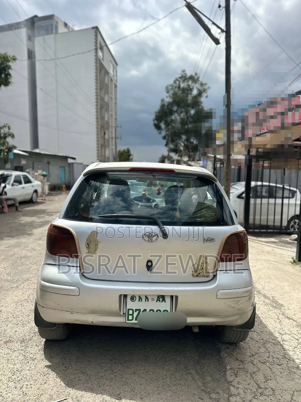 Toyota Vitz 2002 Silver