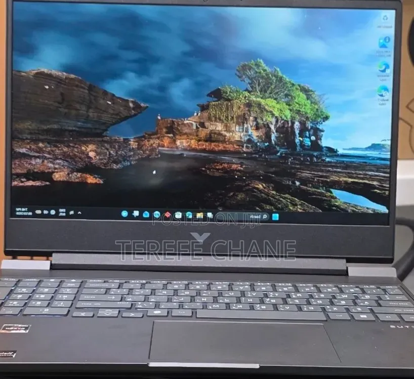 New Laptop HP Victus 16 8GB AMD Ryzen 7 SSD 512GB