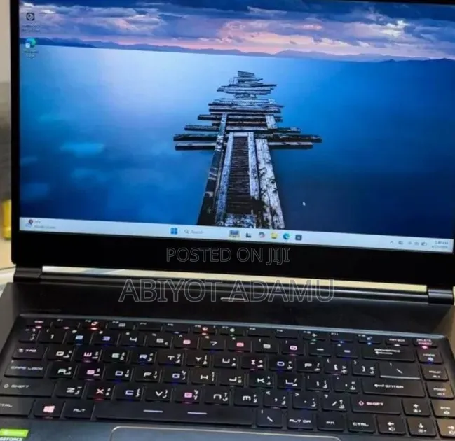 New Laptop MSI Stealth 17 Studio A13V 16GB Intel Core i7 SSD 512GB