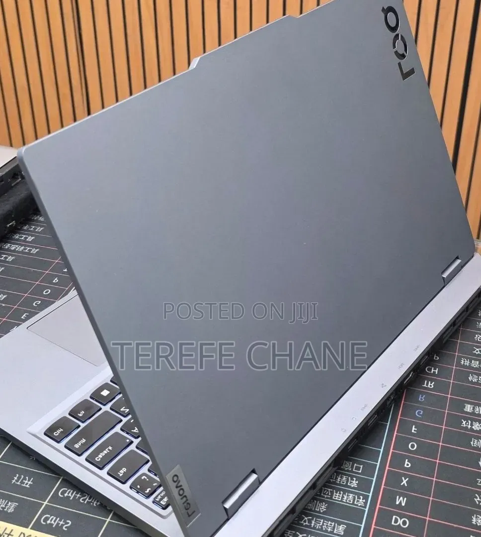 New Laptop Lenovo LOQ 15IRH8 8GB Intel Core i5 SSD 512GB