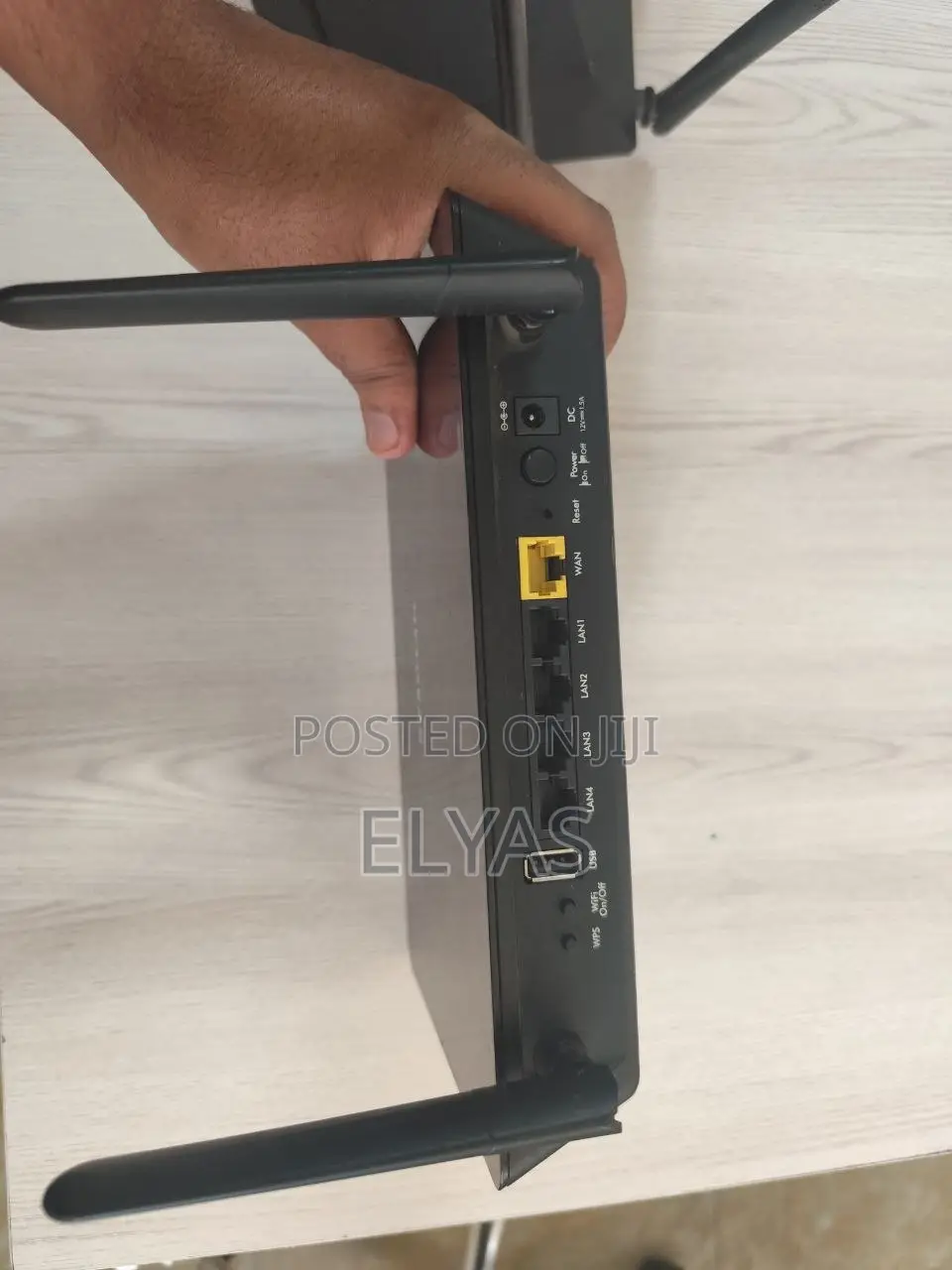 NetGear AC1200 Smart Wi-Fi Router (R6220)