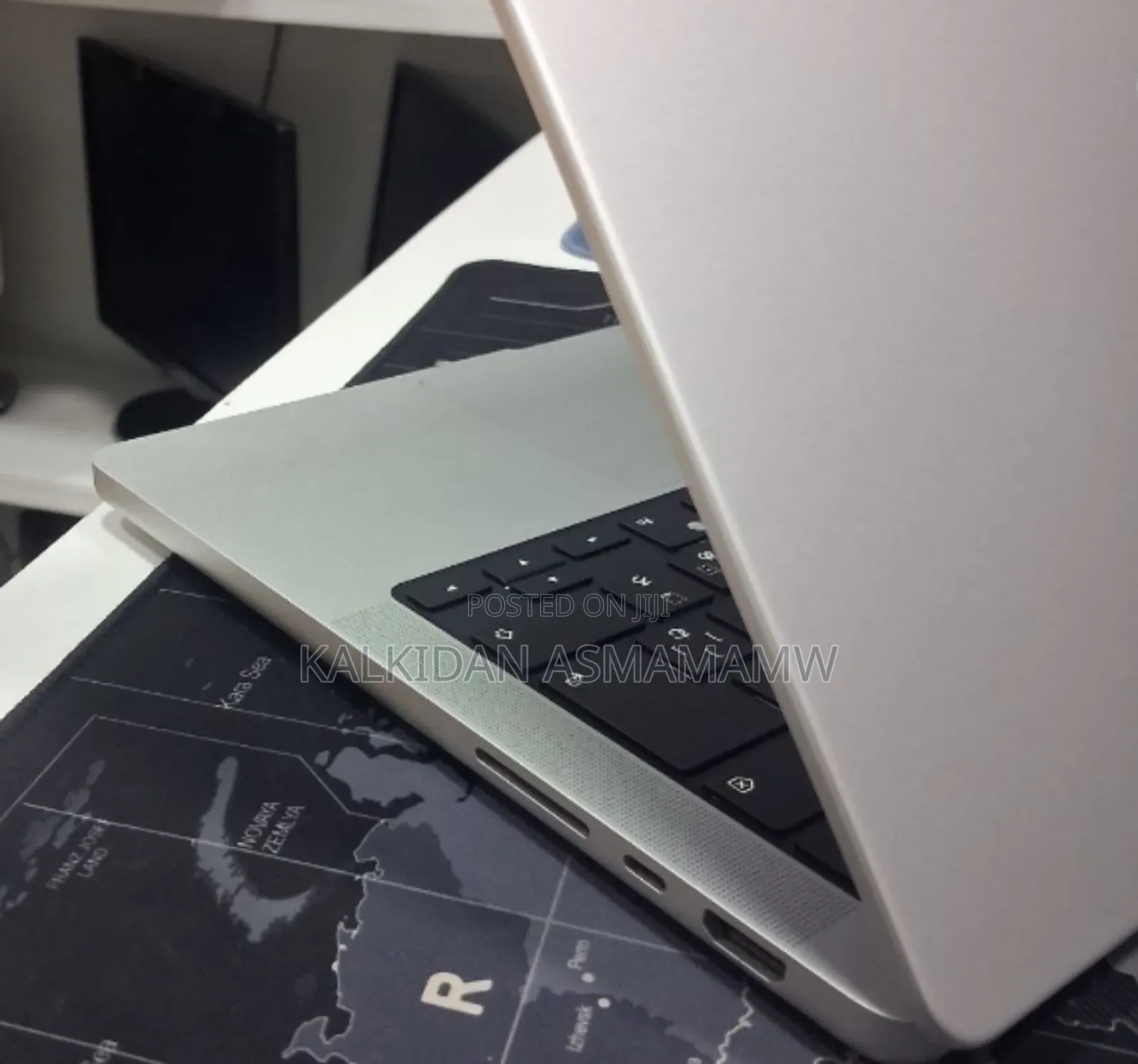 New Laptop Apple MacBook Pro 2024 M4 16GB Apple M4 SSD 512GB