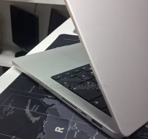 New Laptop Apple MacBook Pro 2024 M4 16GB Apple M4 SSD 512GB