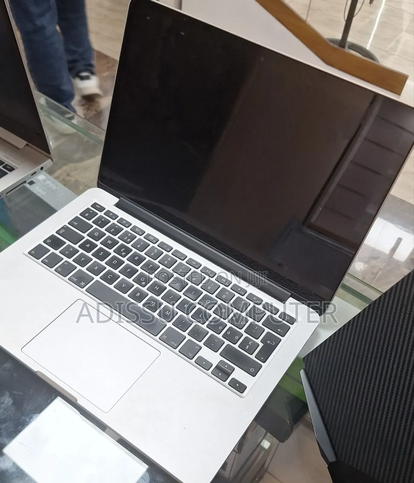 New Laptop Apple MacBook Pro 2015 16GB Intel Core i5 SSD 256GB