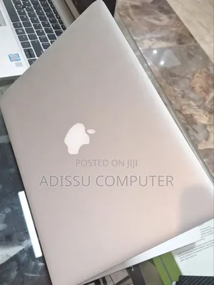 New Laptop Apple MacBook Pro 2015 16GB Intel Core i5 SSD 256GB
