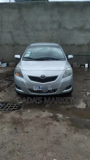 Toyota Yaris 2010 Silver