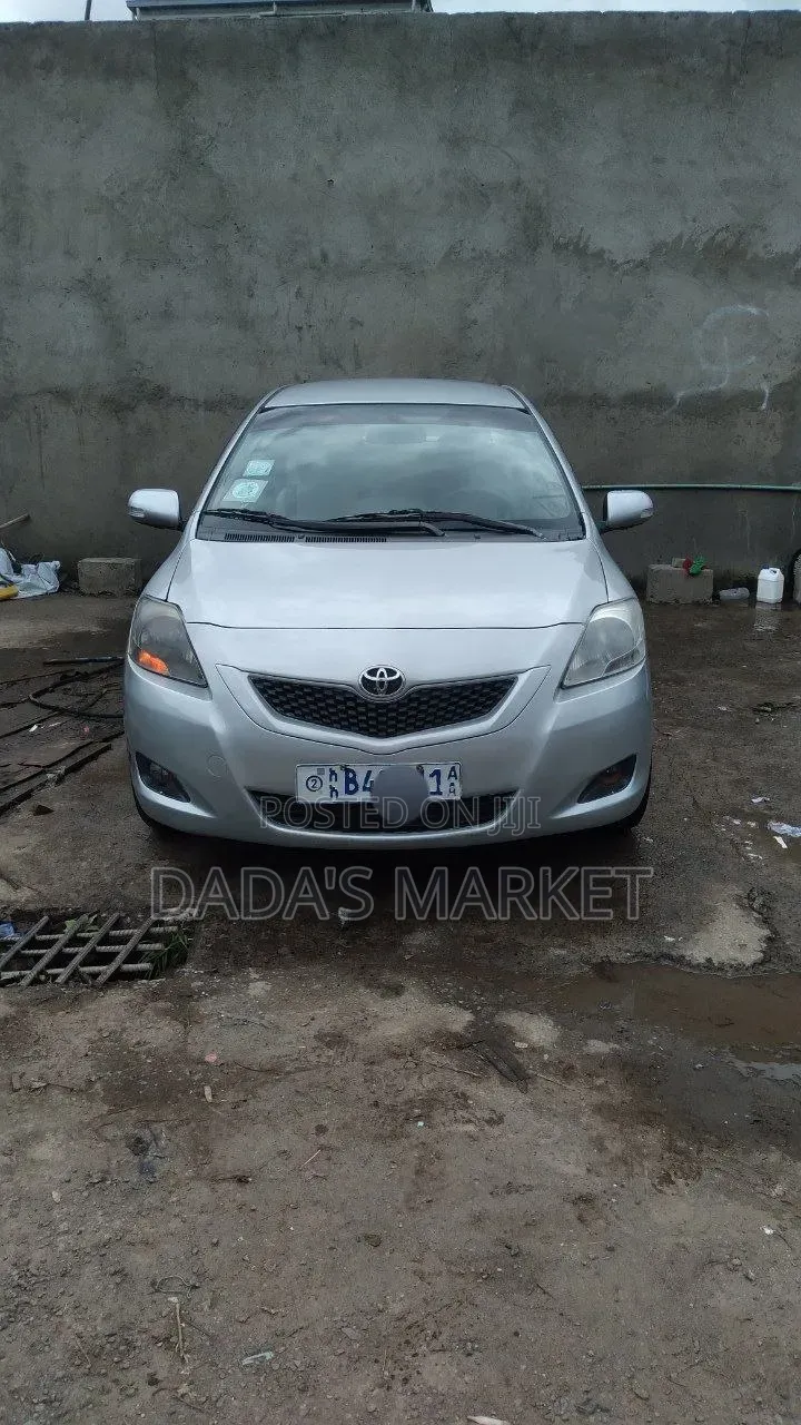 Toyota Yaris 2010 Silver