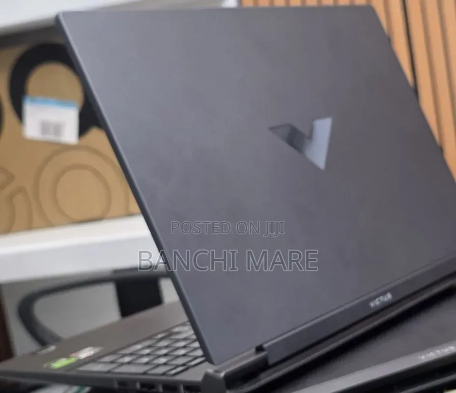 New Laptop HP Victus 16 8GB AMD Ryzen 7 SSD 512GB