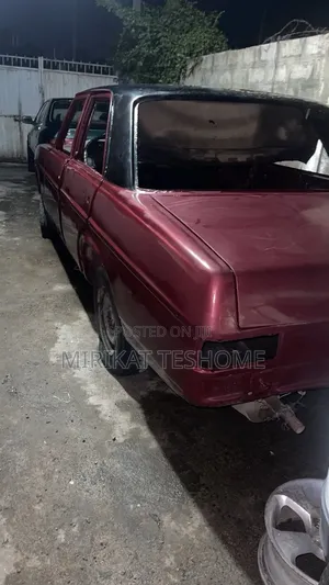 Mercedes-Benz W123 1976 Burgundy