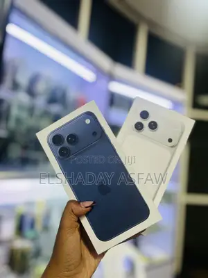 New Apple iPhone 17 Pro Max 256 GB White