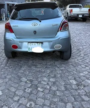 Toyota Yaris Base Hatchback 3dr 2010 Silver